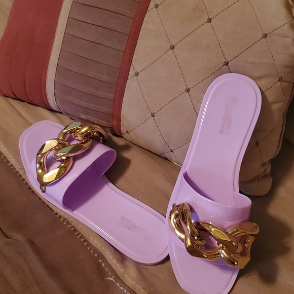Lavender and Gold jelly sandals . - Picture 2 of 3